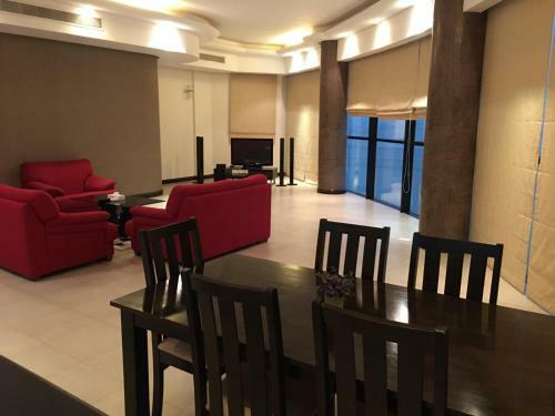 Parkway Apartments