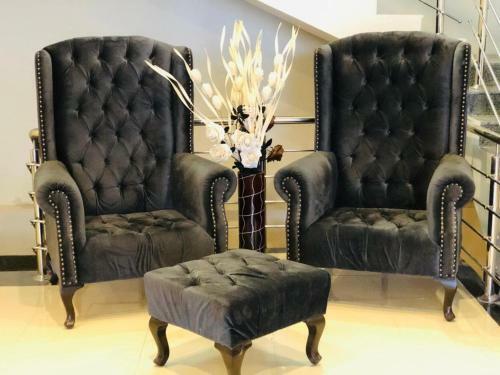 Hotel Silver Oaks