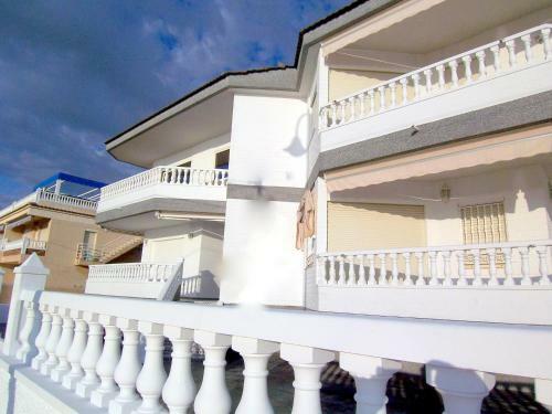 Beachview Seafront Apartment