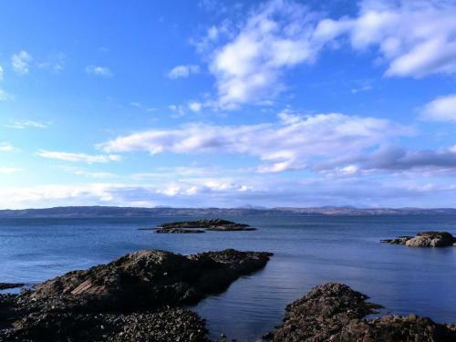 West Highland Hotel(.)