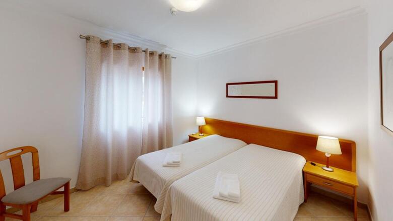 Aparthotel Praia Da Lota Beachfront Resort - Hotel & Apartments