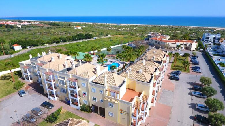 Aparthotel Praia Da Lota Beachfront Resort - Hotel & Apartments
