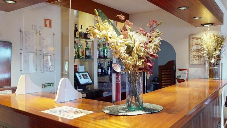 Aparthotel Praia Da Lota Beachfront Resort - Hotel & Apartments