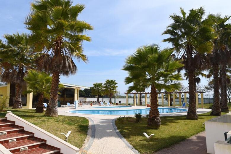 Aparthotel Praia Da Lota Beachfront Resort - Hotel & Apartments