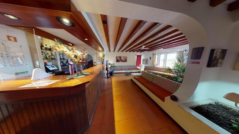 Aparthotel Praia Da Lota Beachfront Resort - Hotel & Apartments