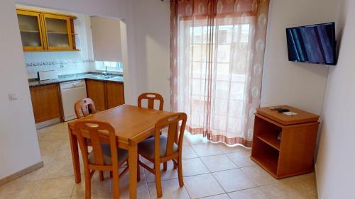 Aparthotel Praia Da Lota Beachfront Resort - Hotel & Apartments