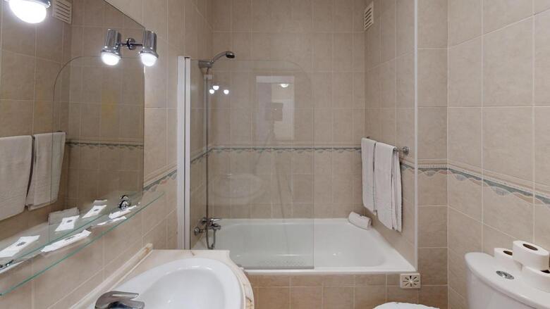 Aparthotel Praia Da Lota Beachfront Resort - Hotel & Apartments