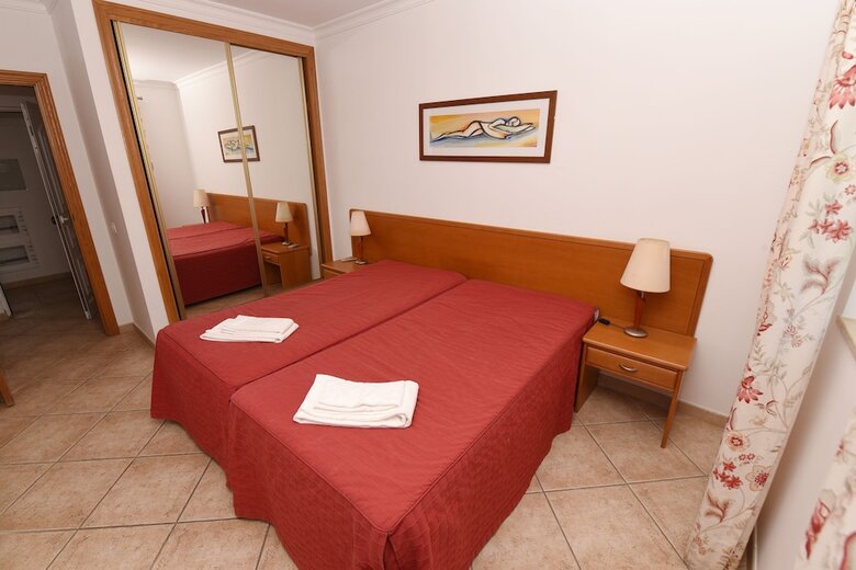 Aparthotel Praia Da Lota Beachfront Resort - Hotel & Apartments