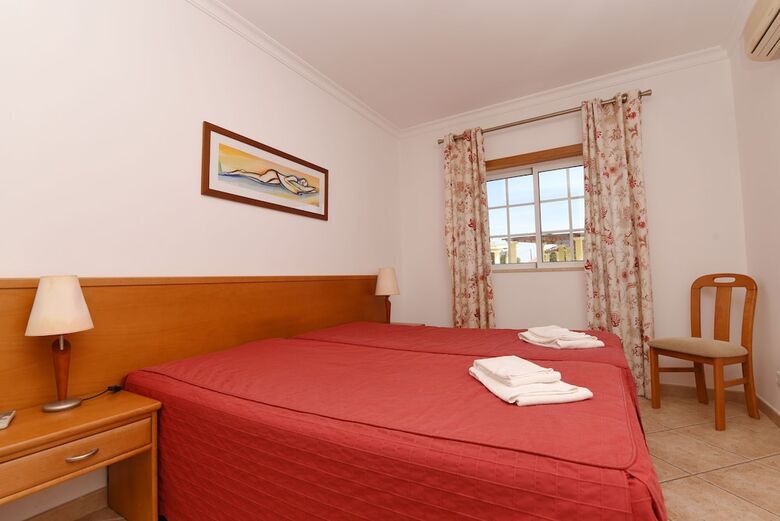 Aparthotel Praia Da Lota Beachfront Resort - Hotel & Apartments