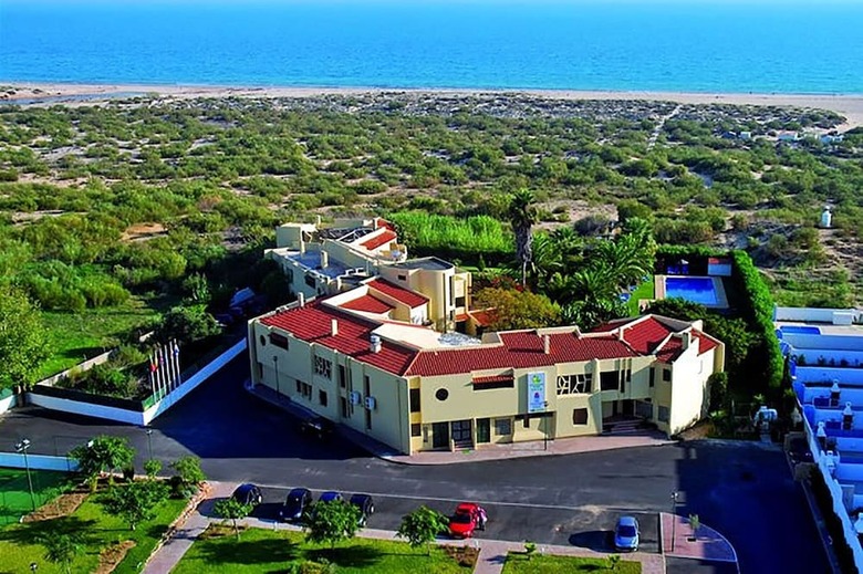 Aparthotel Praia Da Lota Beachfront Resort - Hotel & Apartments