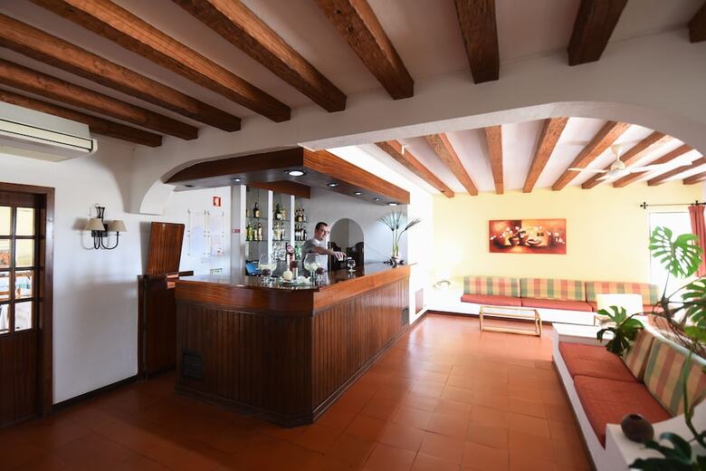 Aparthotel Praia Da Lota Beachfront Resort - Hotel & Apartments