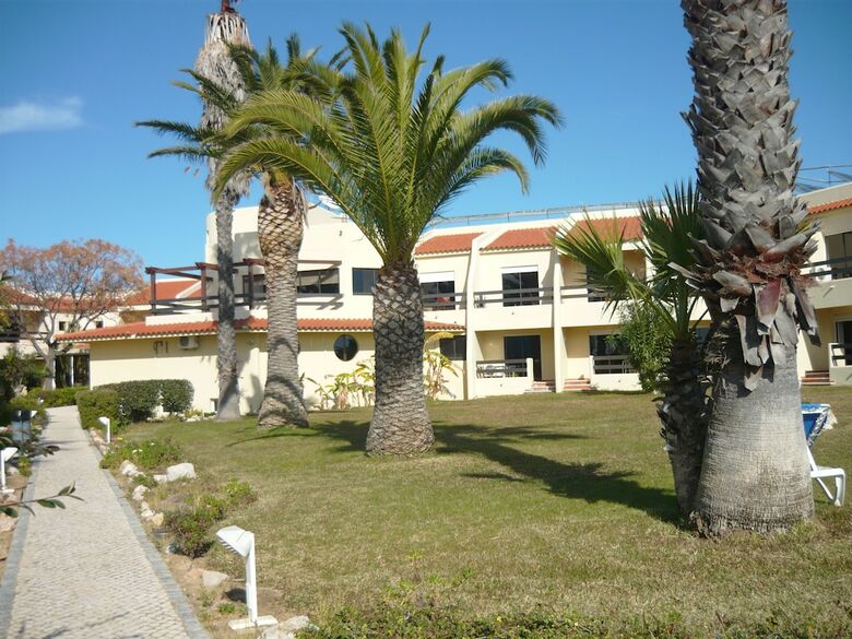 Aparthotel Praia Da Lota Beachfront Resort - Hotel & Apartments