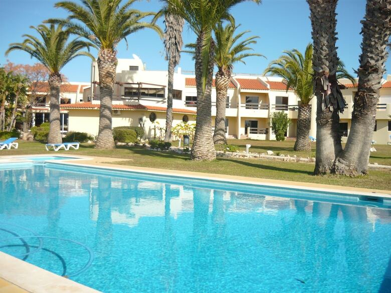 Aparthotel Praia Da Lota Beachfront Resort - Hotel & Apartments