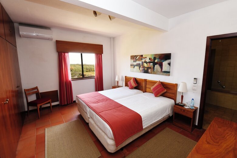 Aparthotel Praia Da Lota Beachfront Resort - Hotel & Apartments