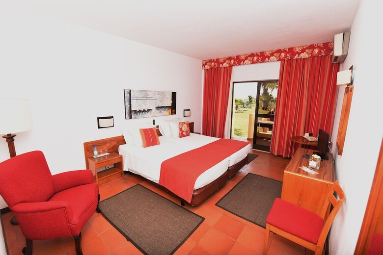 Aparthotel Praia Da Lota Beachfront Resort - Hotel & Apartments