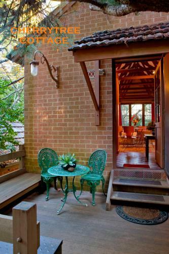 Bed & Breakfast Crafers Cottages