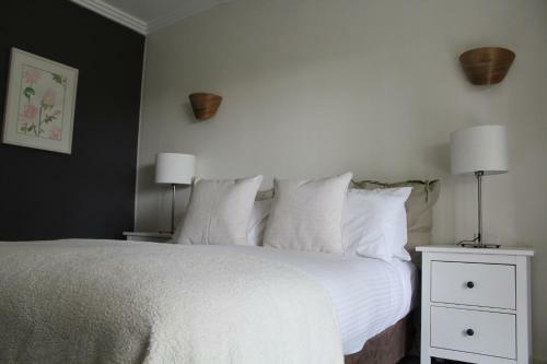 Hostal Elfin Hill Country Accommodation