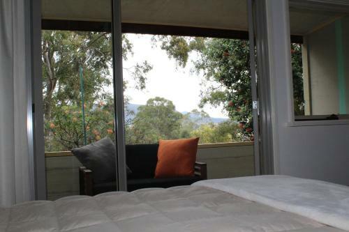 Hostal Elfin Hill Country Accommodation