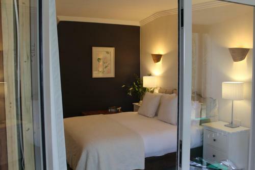 Hostal Elfin Hill Country Accommodation