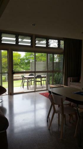 Hostal Elfin Hill Country Accommodation