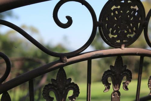 Hostal Elfin Hill Country Accommodation