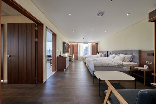 H1 Hotel