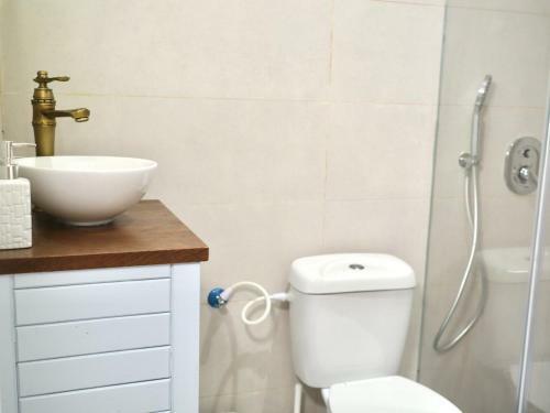 Stylish Apartment With Private Parking By The Marina