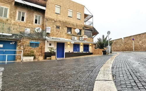 Stylish Apartment With Private Parking By The Marina