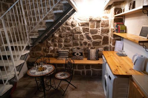 Duplex Apartment In Old Acre - One Thirty One