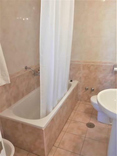 Apartamento En Edificio Stella Maris 2