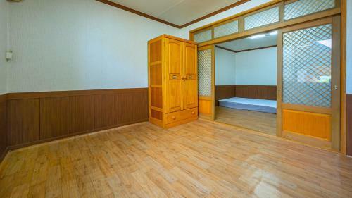 Songrim Hanok Pension