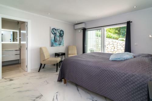 Top Renovated Villa With Sea-view And Heated Pool