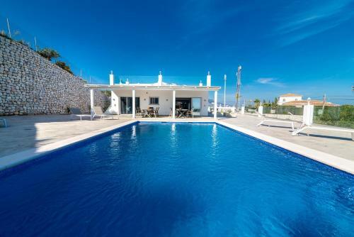Top Renovated Villa With Sea-view And Heated Pool
