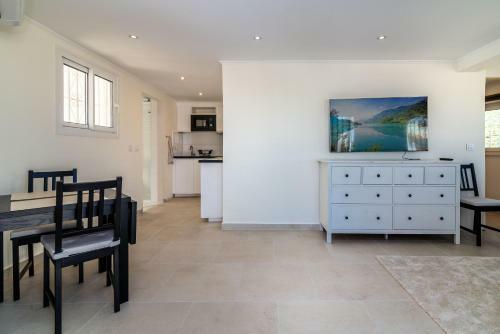 Top Renovated Villa With Sea-view And Heated Pool