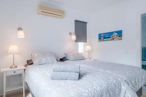 049 - Modern & Spacious Holiday Villa With Private Pool