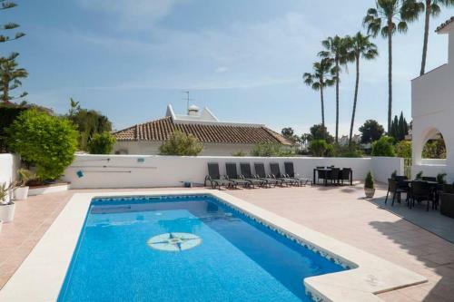 049 - Modern & Spacious Holiday Villa With Private Pool