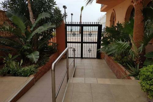Apartamento Beachfront With Sea Views And Pool
