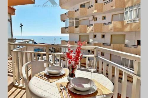 Apartamento Beachfront With Sea Views And Pool