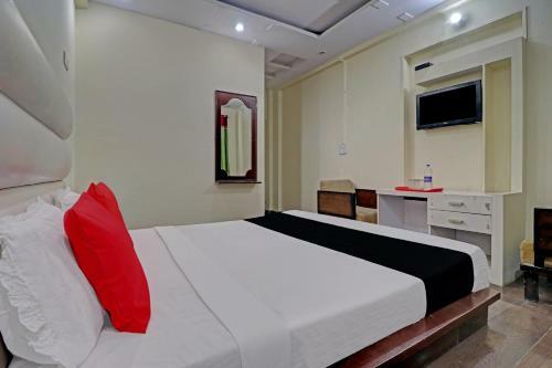 Capital O 81756 Hotel Nancy Paradise