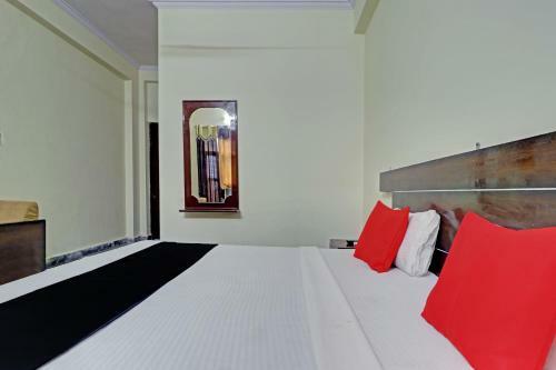Capital O 81756 Hotel Nancy Paradise