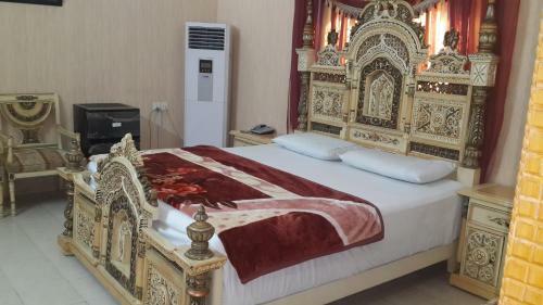 Hotel Holiday Inn Guest House