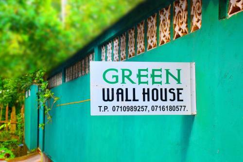 Bed & Breakfast Green Wall House