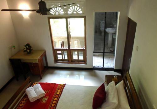 Bee Line Holiday Apartment