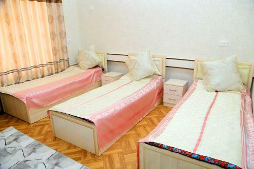 Hostal Guests ???????? ???