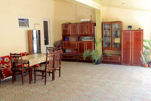 Hostal Guests ???????? ???