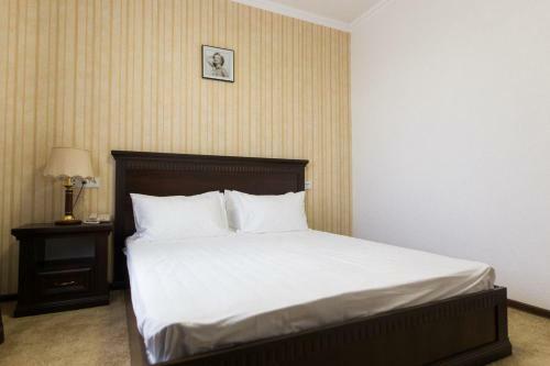 Alexander Hotel