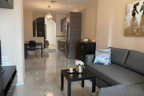 Apartment In 1st Line Beach