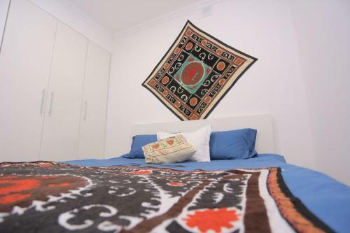 Luxury 2 Bedrooms Apartment Walking Distance From Gur-emir