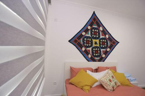 Luxury 2 Bedrooms Apartment Walking Distance From Gur-emir