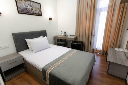Bed & Breakfast Registon Saroy Hotel